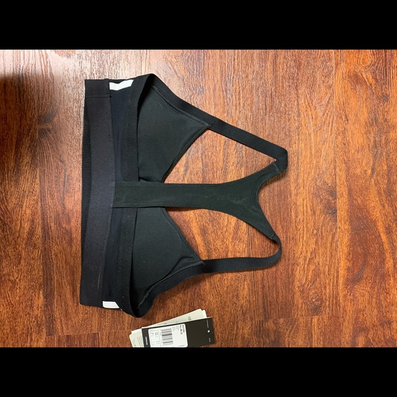 New adidas sports bra - Picture 3 of 4